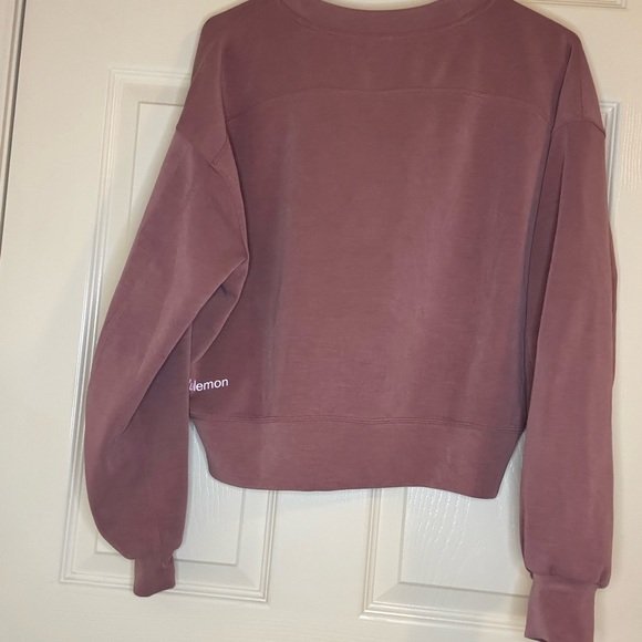 Lululemon crewneck - Picture 2 of 3